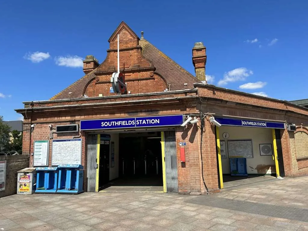 southfields station