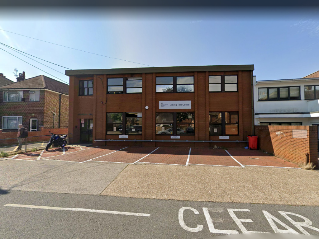 tolworth driving test centre